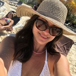 Meet your Posher, Christy